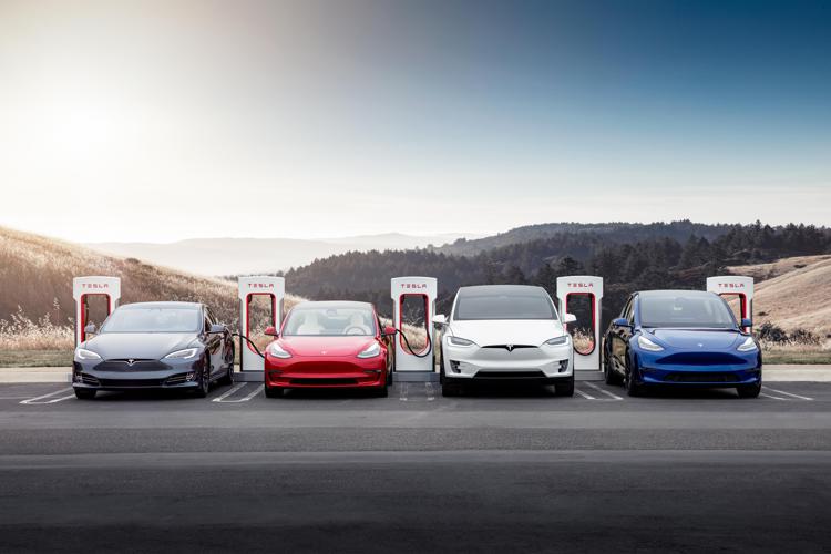 Tesla annuncia una nuova tariffa per la sua rete di Supercharger in Italia