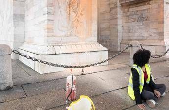 Milan Last Generation Activists Deface Arco Della Pace Italian Post