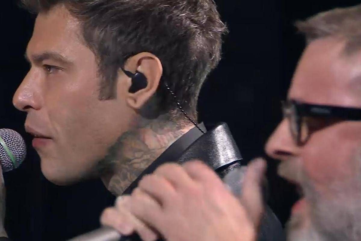 Reggiotv Fedez Con Bella Stronza A Sanremo Fa Mea Culpa