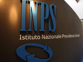 Aziende inesistenti e false assunzioni, perquisizioni all'Inps