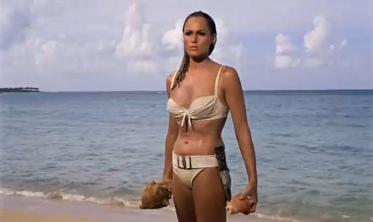 Ursula Andress in Licenza di uccidere