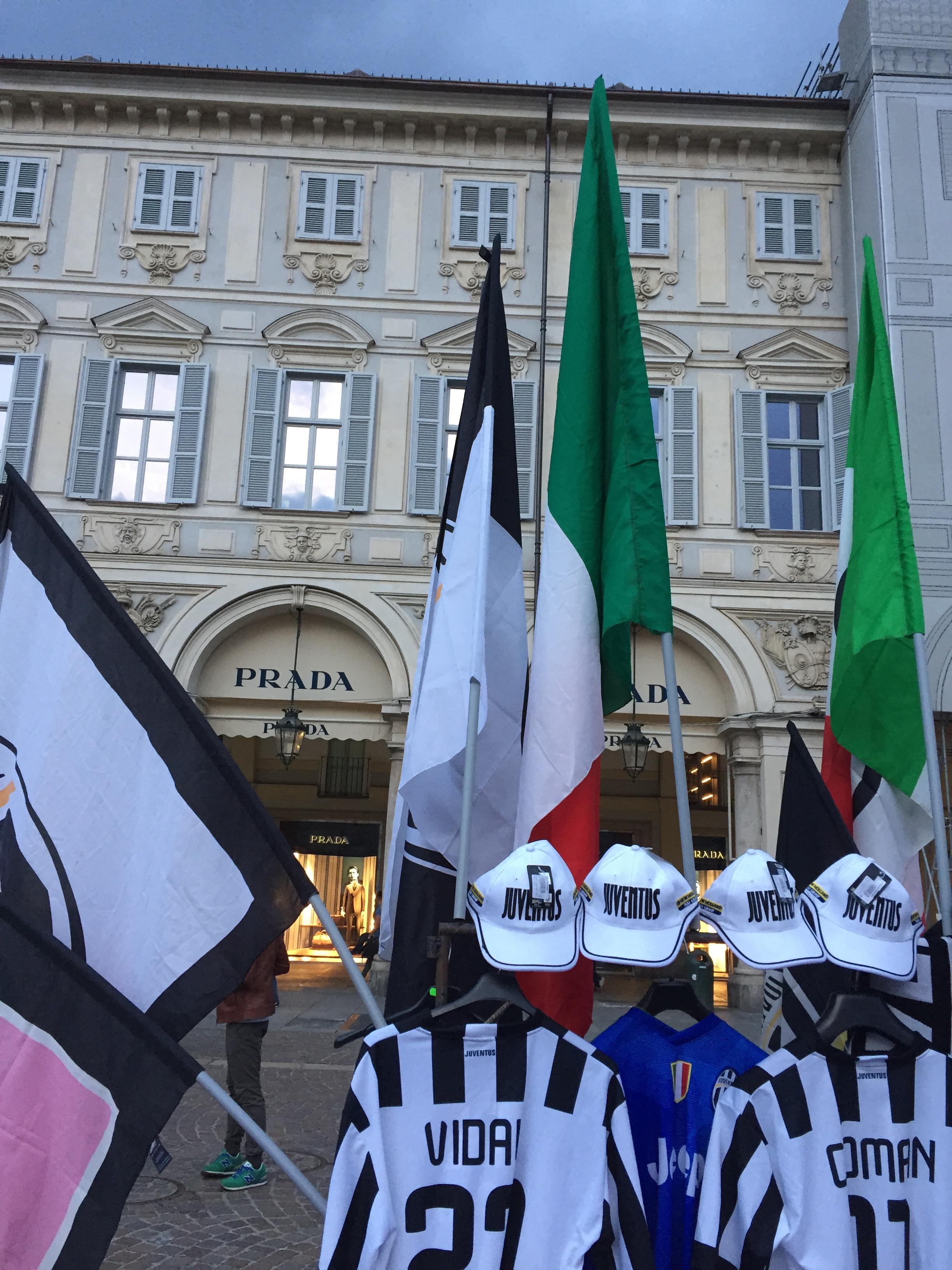 La Juve è campione, tifosi bianconeri in festa a Torino