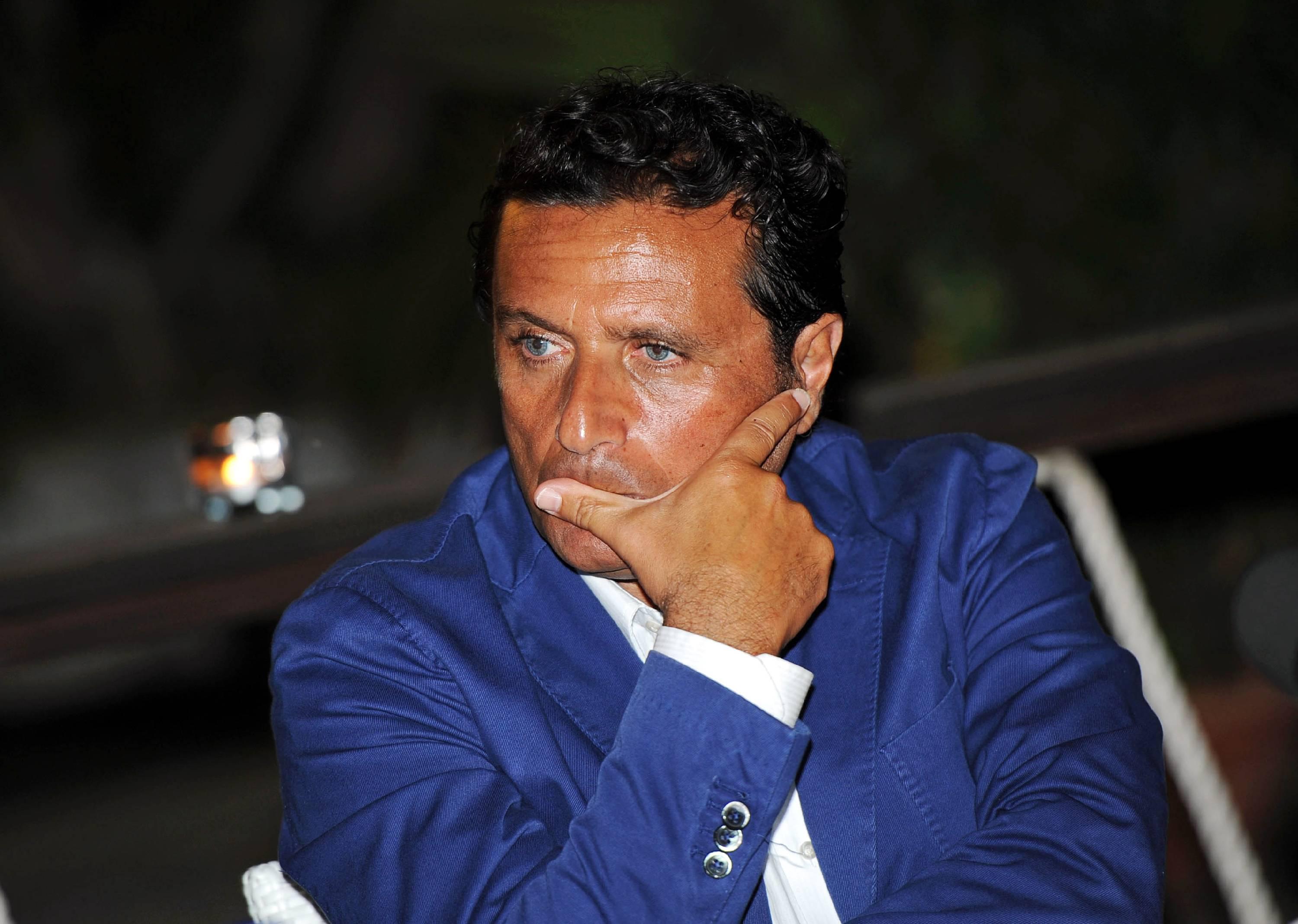 Schettino In Carcere, L'avvocato: "Paga Lui Per Tutti" - Adnkronos.com