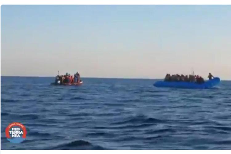 (fermo immagine dal video dell'intervento della nave 'Mare Jonio')