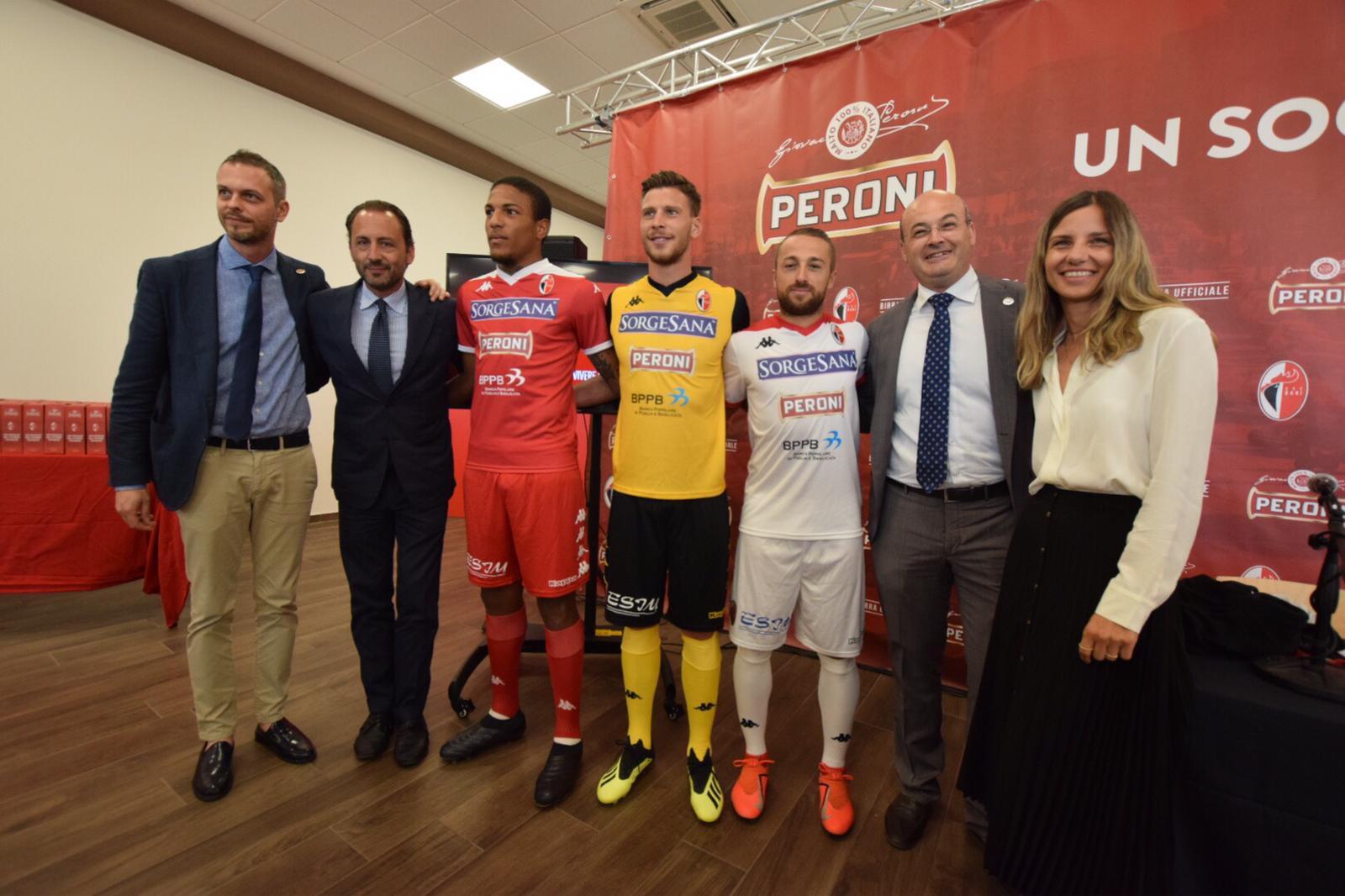 Calcio: Bari, Peroni torna sulla maglia biancorossa