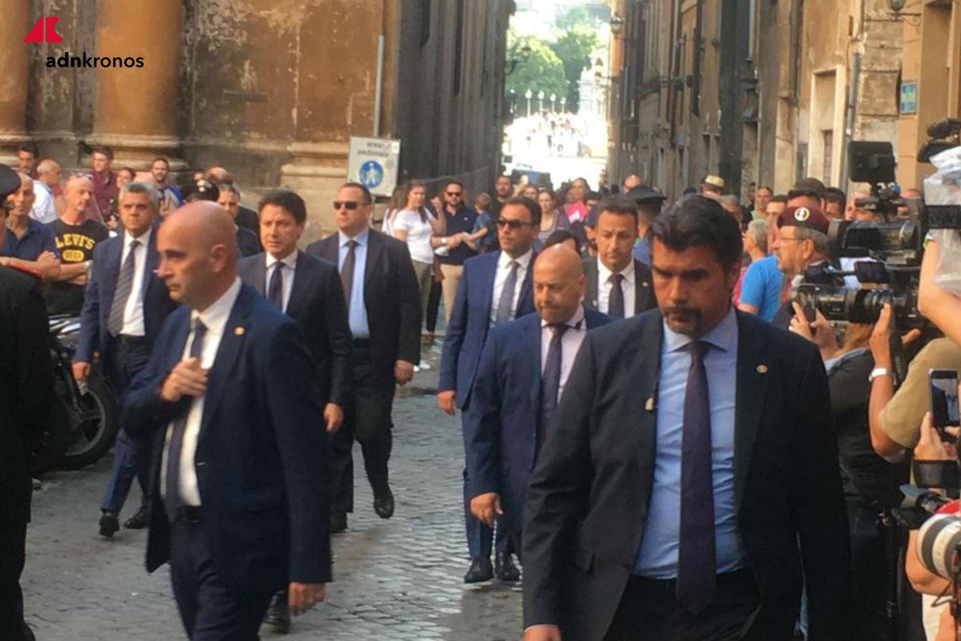 camera ardente premier conte foto logata