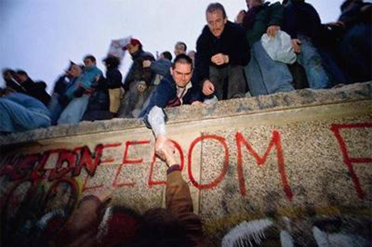 25 anni fa la caduta del Muro di Berlino