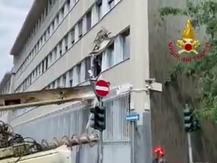 Milano, trivella crolla su centro ricerca Ifom: evacuati 600 addetti - Video