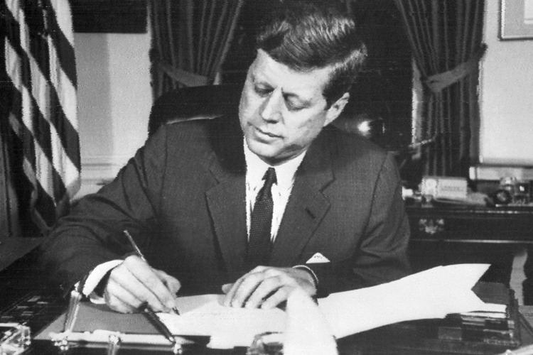 Omicidio John Kennedy, desecretati 1500 documenti - Leggi