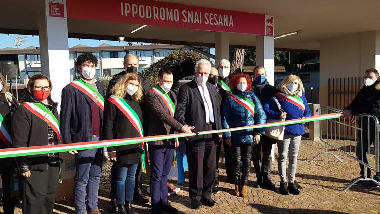 Inaugurazione Hub Vaccinale Ippodromo Snai Sesana