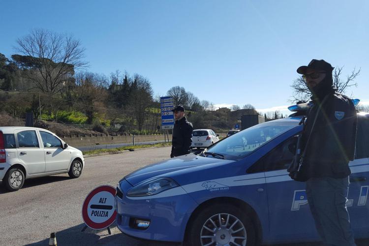 Posto di blocco o controllo, differenze e cosa si rischia chi non si ferma