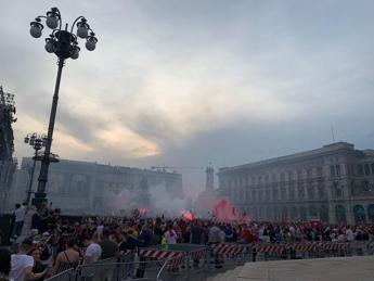 Milan vince lo scudetto 2022, esplode la festa rossonera