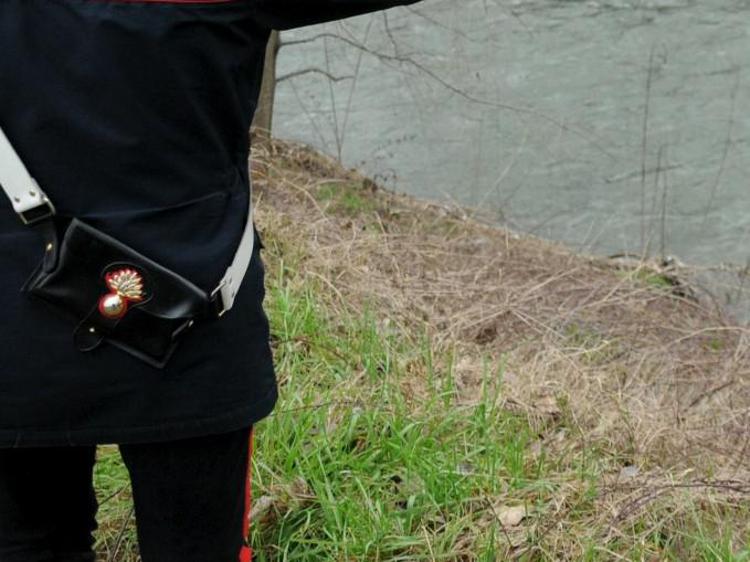 Carabiniere sul fiume - Fotogramma