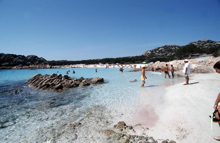 La spiaggia di Budelli alla Maddalena  (Fotogramma)