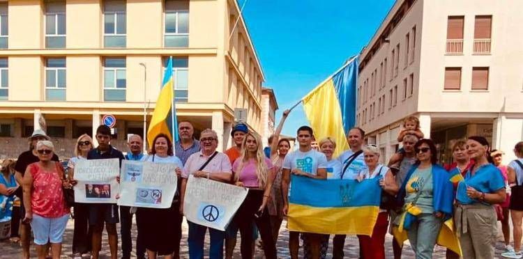 Il sit-in di protesta (Foto: associazione Italia-Ucraina Maidan)