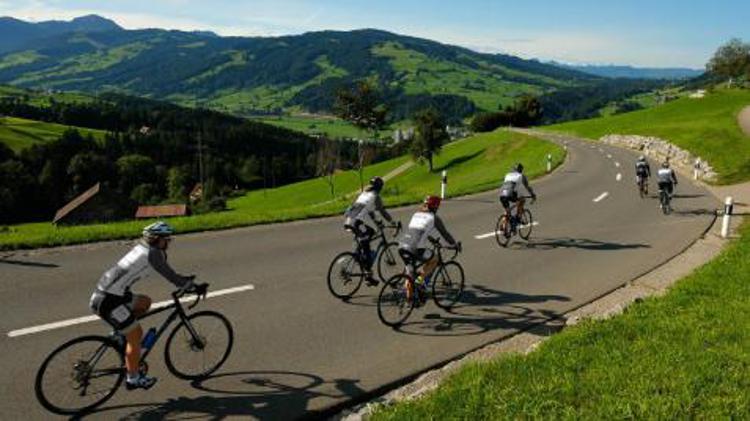 Oncoematologia, al via corsa ciclistica per fondi progetto 'Mobilità solidale'