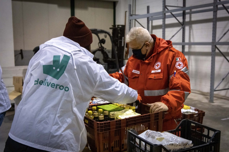 Deliveroo-Croce Rossa: accordo per contrasto a povertà alimentare