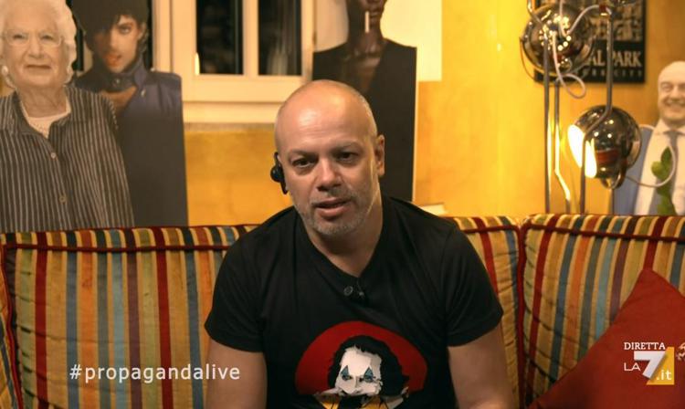 Propaganda Live, Diego Bianchi ha il covid e conduce da casa