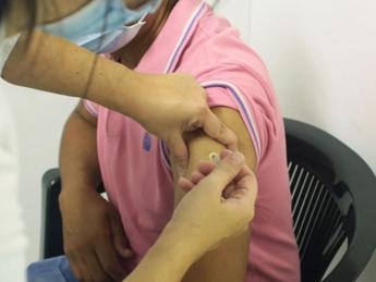 Covid Italia, ministero a Regioni: “Anticipo campagna, consegna vaccini dal 25 settembre”