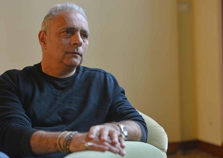 Malore per Hanif Kureishi, ricoverato all'ospedale Gemelli di Roma