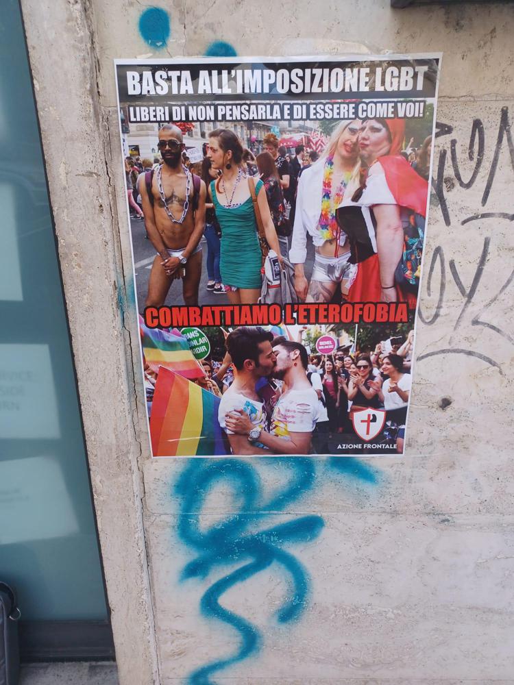 Lgbt: Gaycenter, ''combattiamo l'eterofobia', affissi manifesti contro di noi