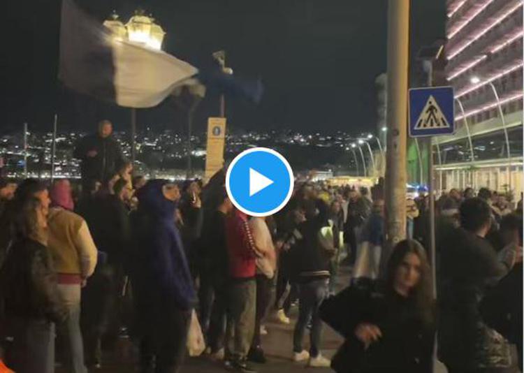 Milan, notte da 'incubo' a Napoli: fuochi d'artificio e cori - Video