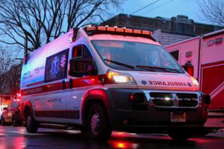 New York, crolla garage a Manhattan: un morto