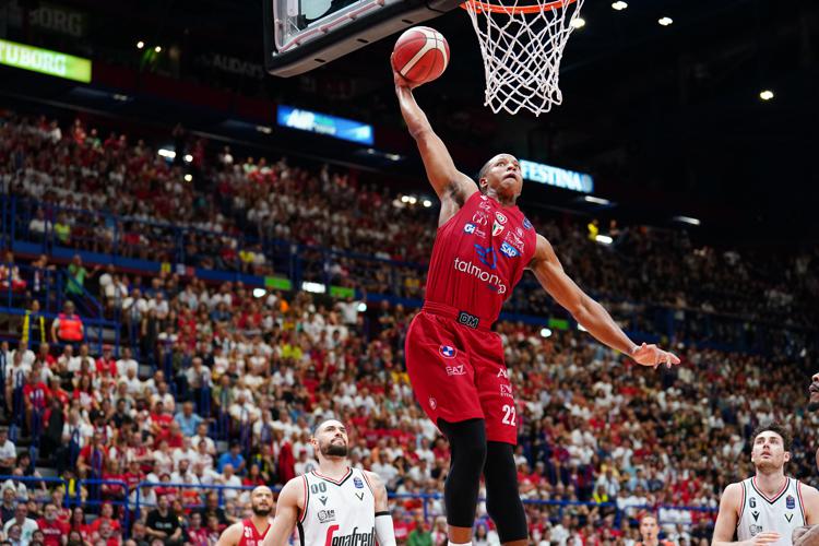 Olimpia-Virtus 79-76, Milano avanti 2-0 in finale scudetto