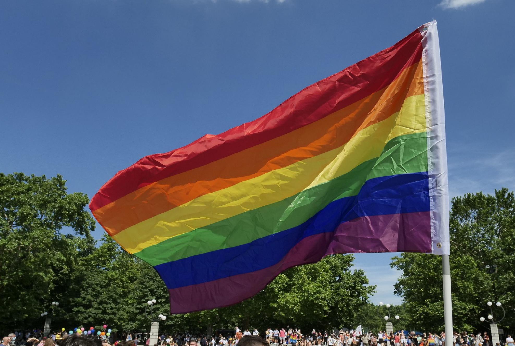 Viterbo - la denuncia di Arcigay: Due ragazze trans aggredite dal branco