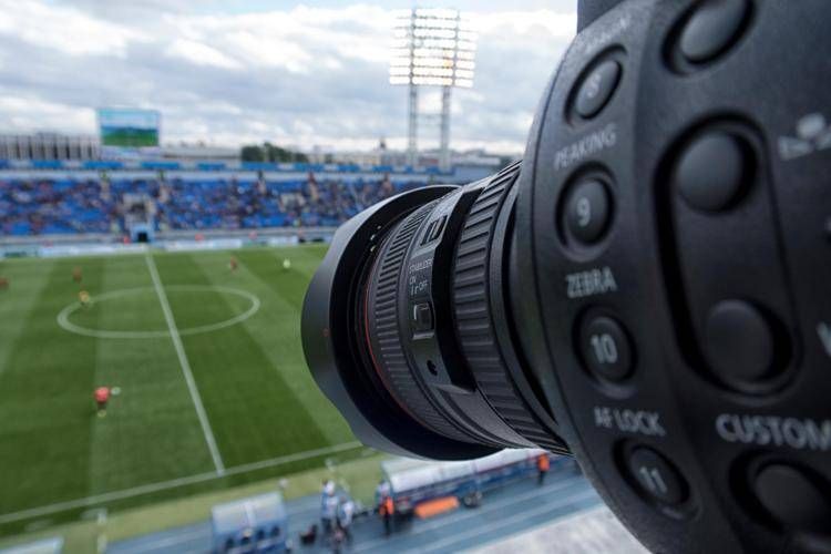 Telecamere allo stadio - 123RF