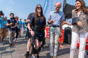 ‘The Ocean Race’ a Genova, Alice con esoscheletro in regata a Genova