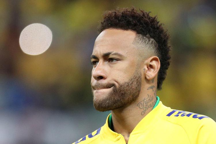 Neymar, maxi multa per un lago artificiale
