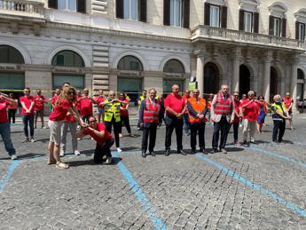 Medici e operatori 118 in piazza a Roma: “Non siamo fantasmi”