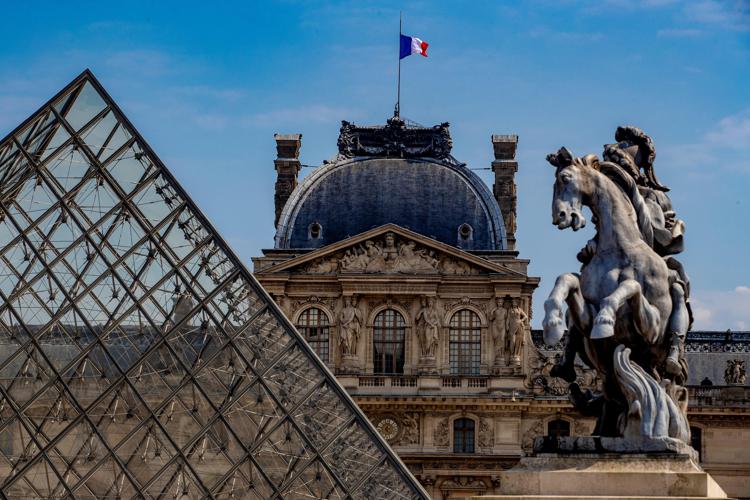 L'Italia chiede al Louvre la restituzione di reperti archeologici