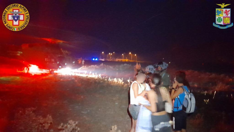 Turisti intrappolati da fiamme, salvati dal Soccorso alpino