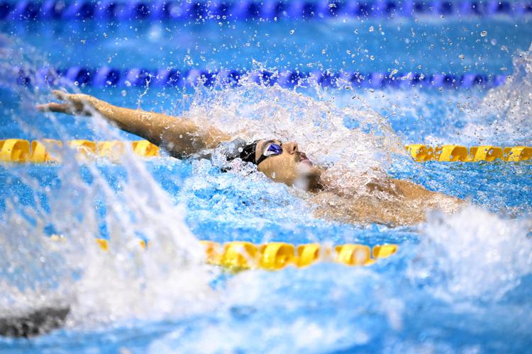 Mondiali nuoto 2023, Ceccon manca il bis: argento nei 100 dorso per un soffio