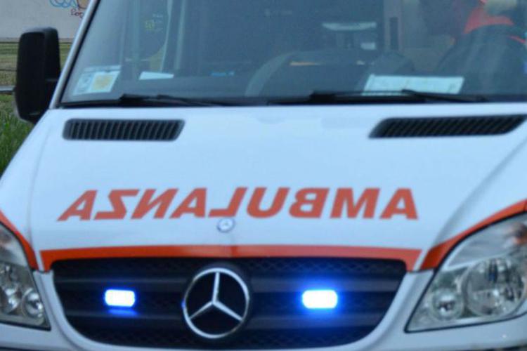 Incidenti, auto contro muretto nel barese: morta 13enne