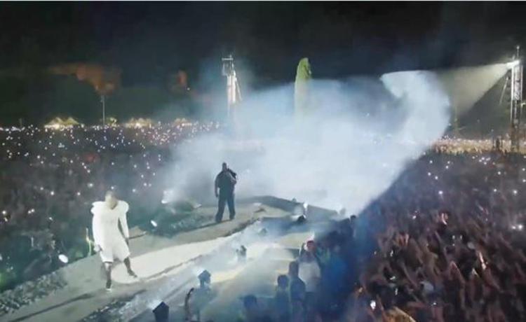 Travis Scott, sul palco del concerto al Circo Massimo di Roma anche Kanye West - Video