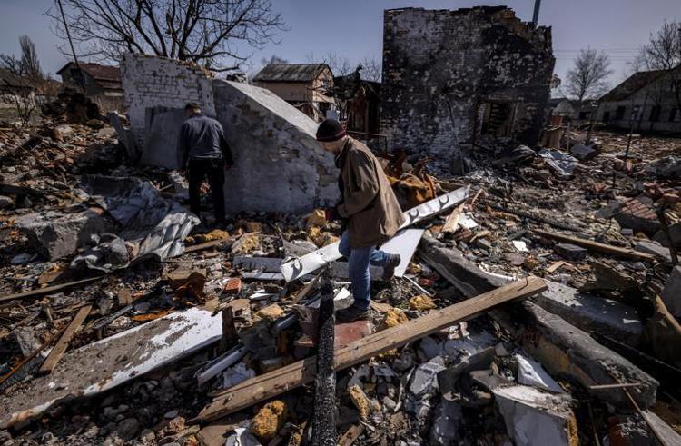 Guerra Ucraina Russia, macerie dopo bombardamento - (Afp)