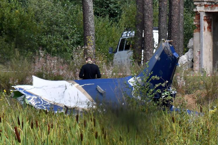 Frammento dell'aereo caduto di Prigozhin  - (Afp)