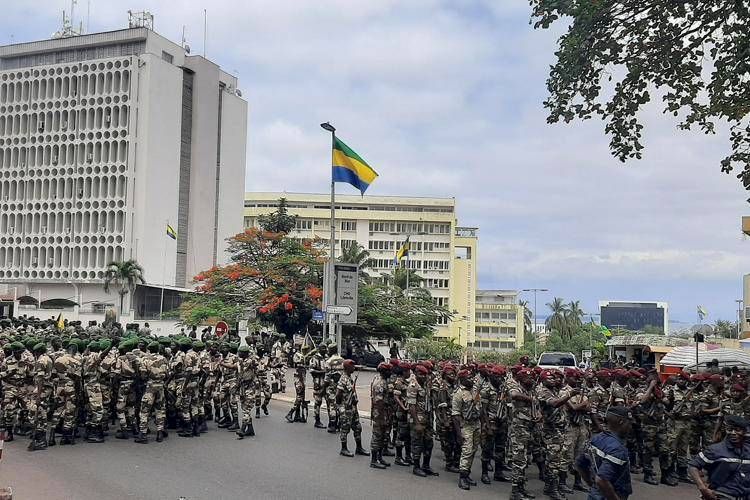 Militari in Gabon (Afp)