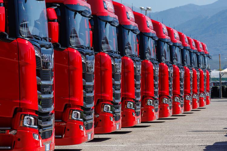 Gruppo Casilli rinnova parco veicolare dotandosi di 50 nuovi trattori stradali Scania Super