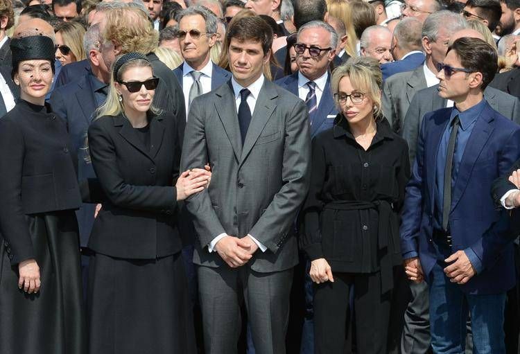 I figli di Berlusconi al funerale (Fotogramma)