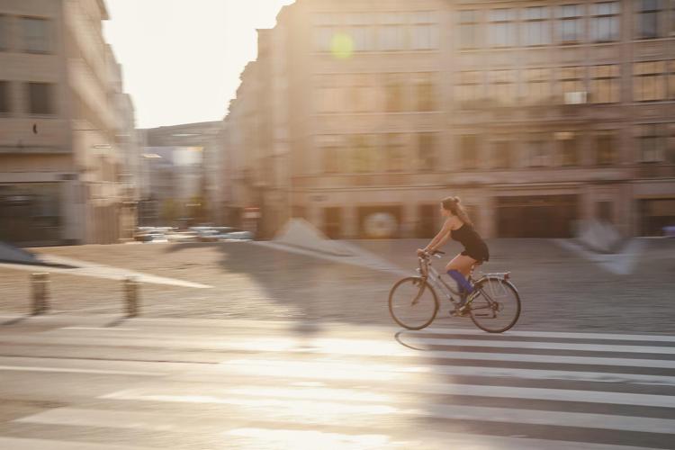 Ragazza in bicicletta - (Fotogramma/Ipa)