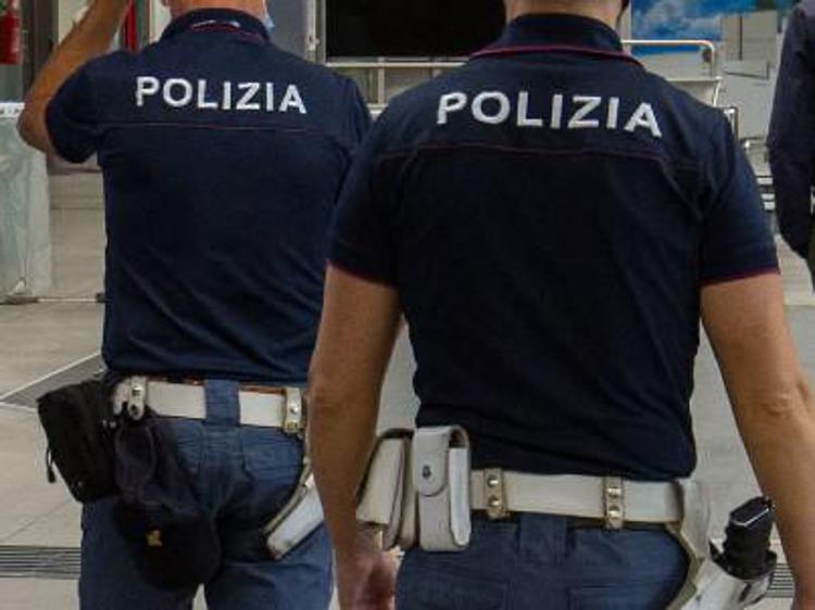 Agenti di polizia (Fotogramma)