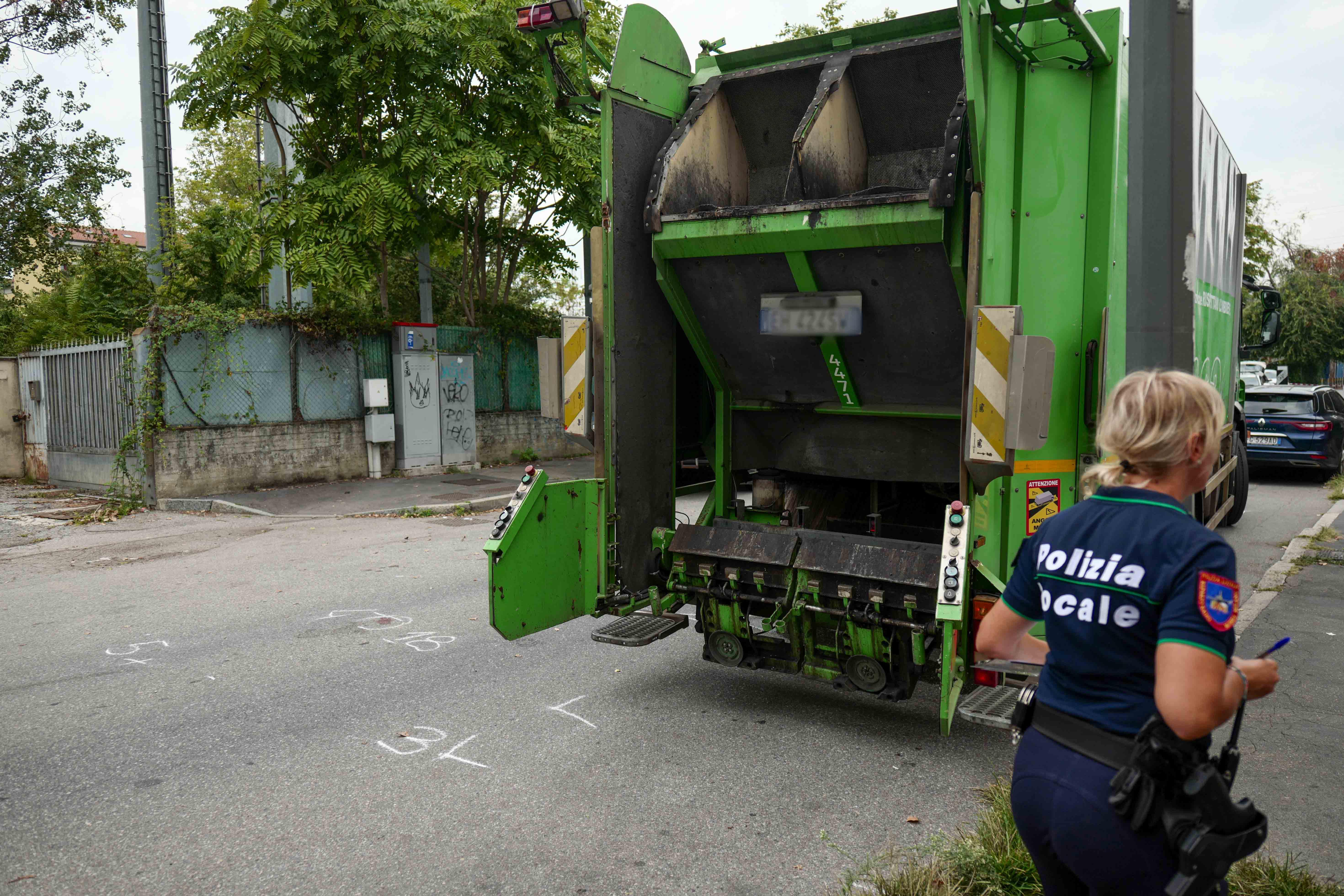 Investita A Milano Da Camion Rifiuti Amsa, Morta 75enne