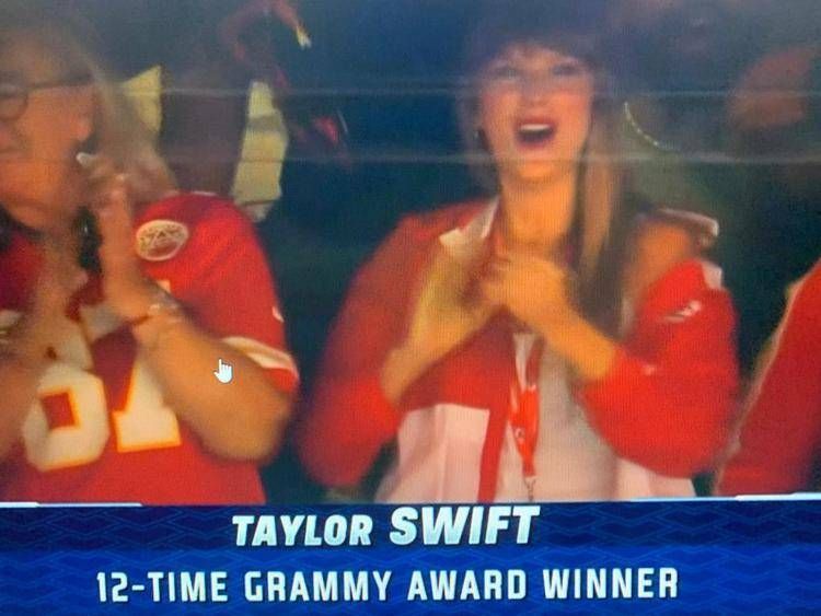 Taylor Swift in tv alla partita dei Chiefs