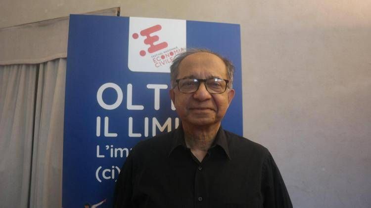 Festival Nazionale dell’Economia Civile, Kaushik Basu: «Flussi migratori, l’Italia è in prima linea. Non può essere lasciata sola»