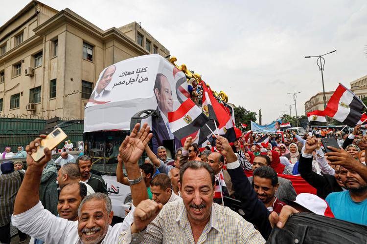 Egitto, supporter di al-Sisi (Afp)