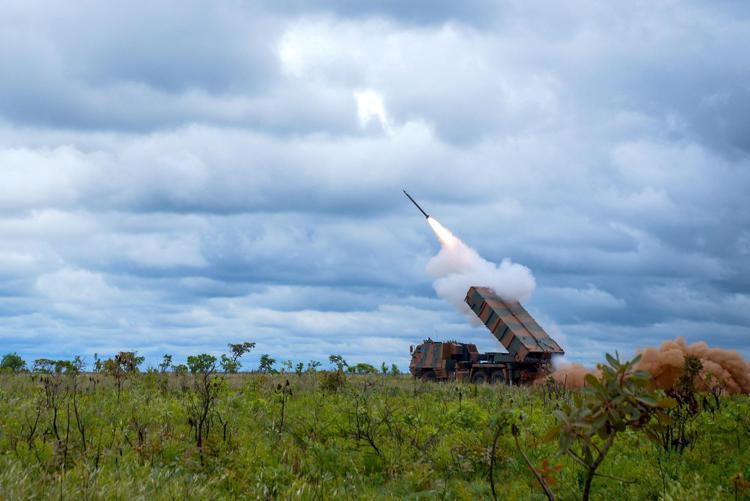 Lancio di un missile - (Foto 123 RF)